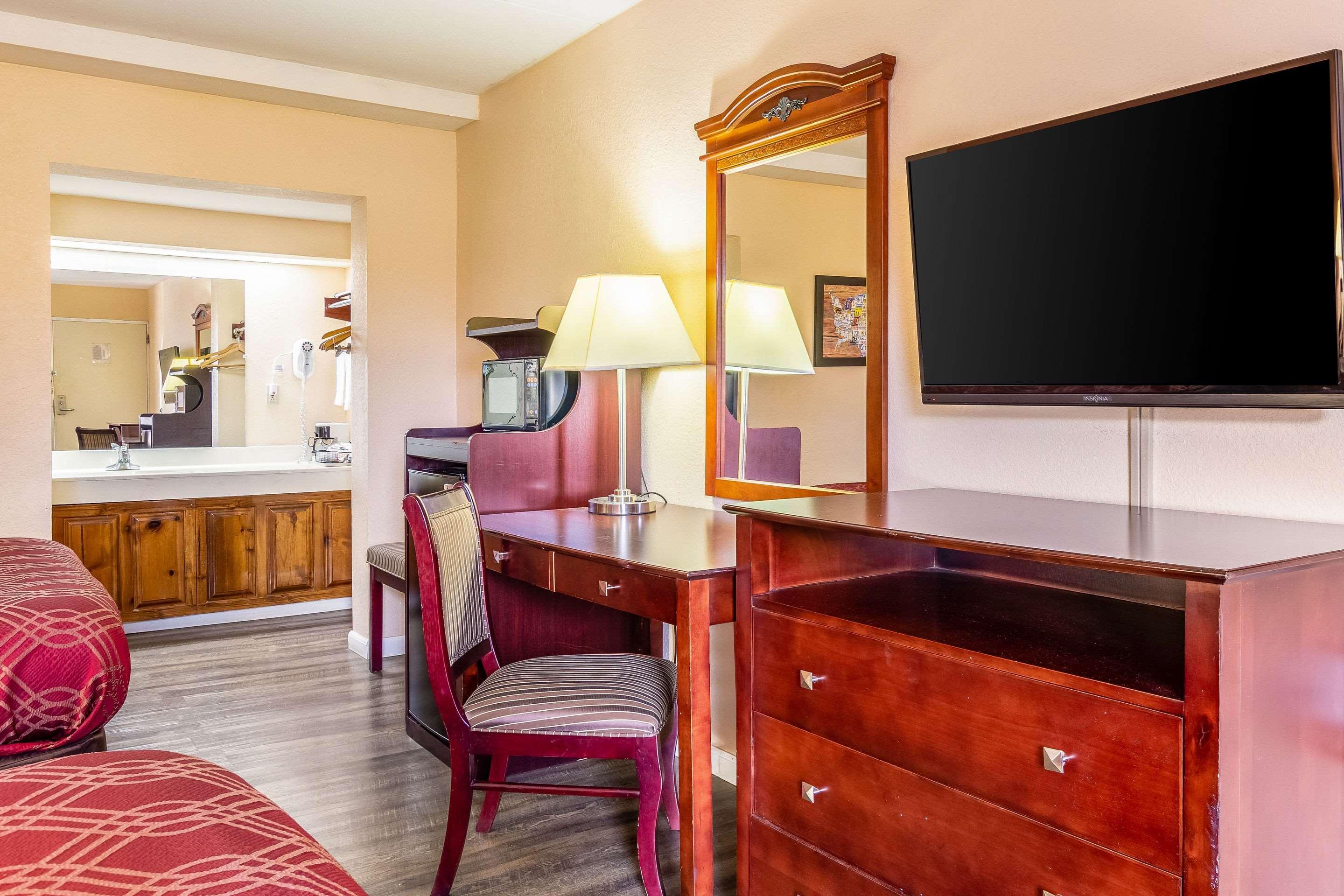 Econo Lodge Rocky Top Buitenkant foto