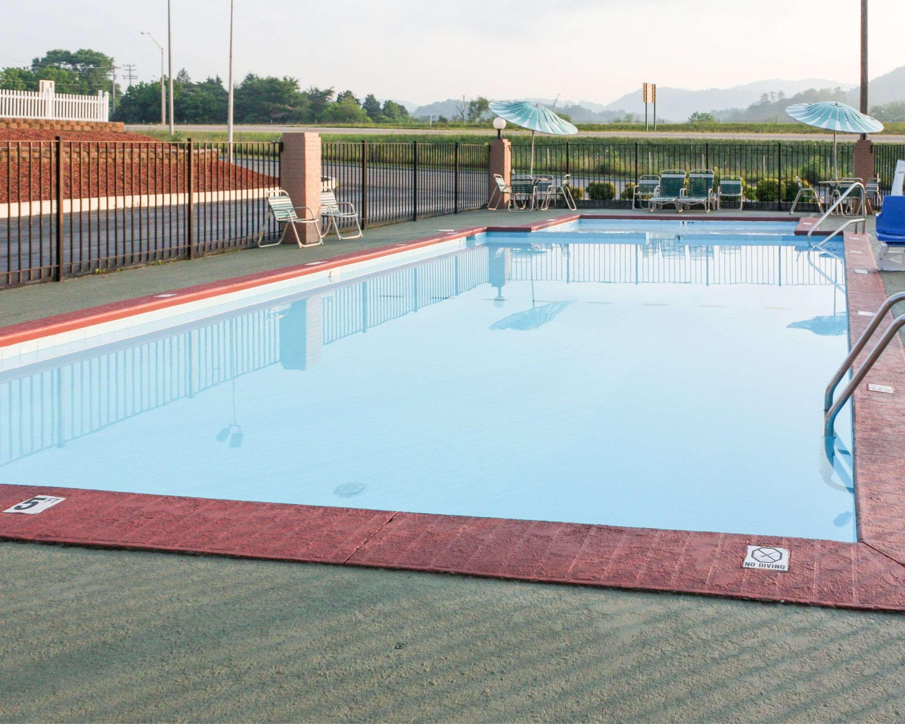 Econo Lodge Rocky Top Buitenkant foto