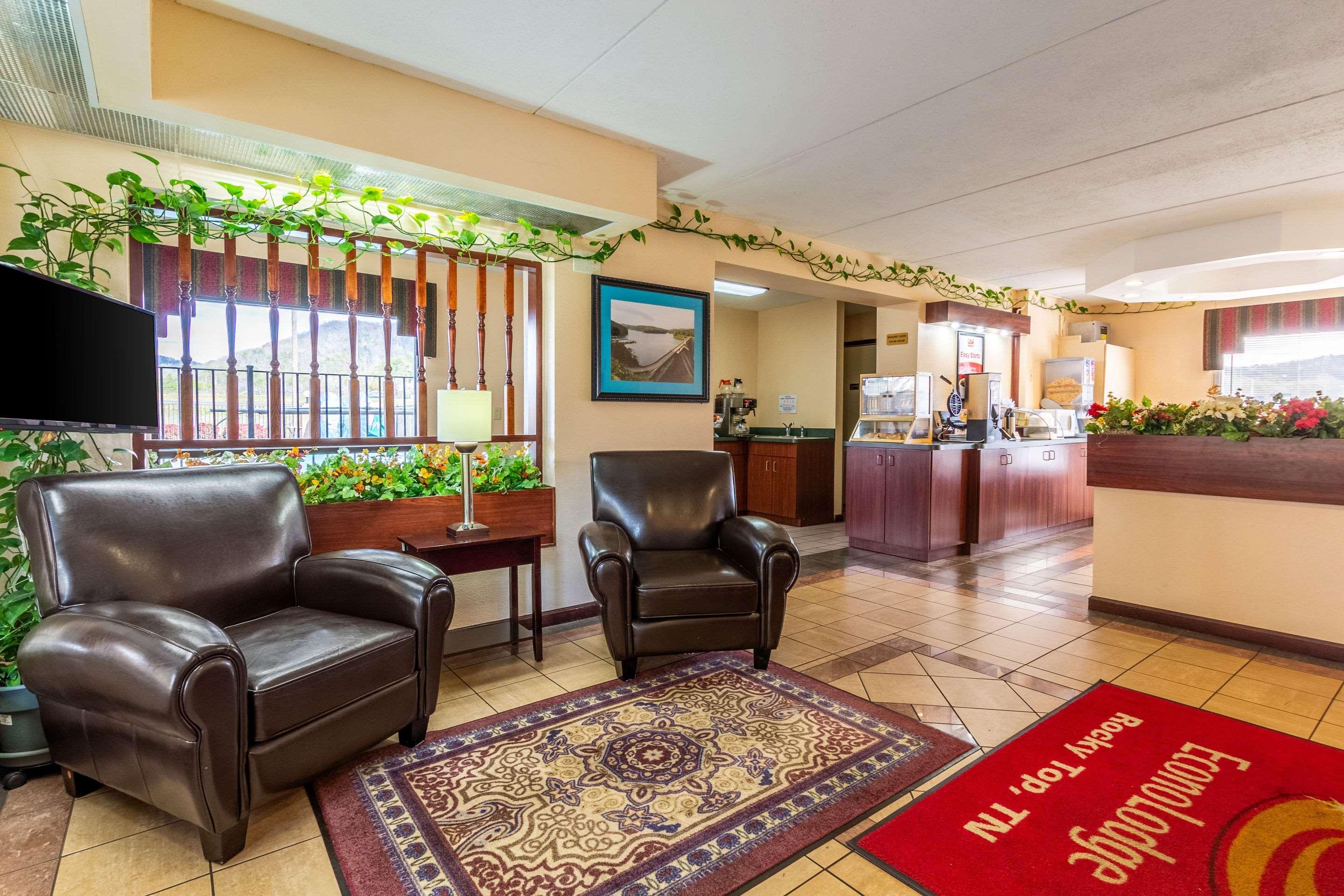 Econo Lodge Rocky Top Buitenkant foto