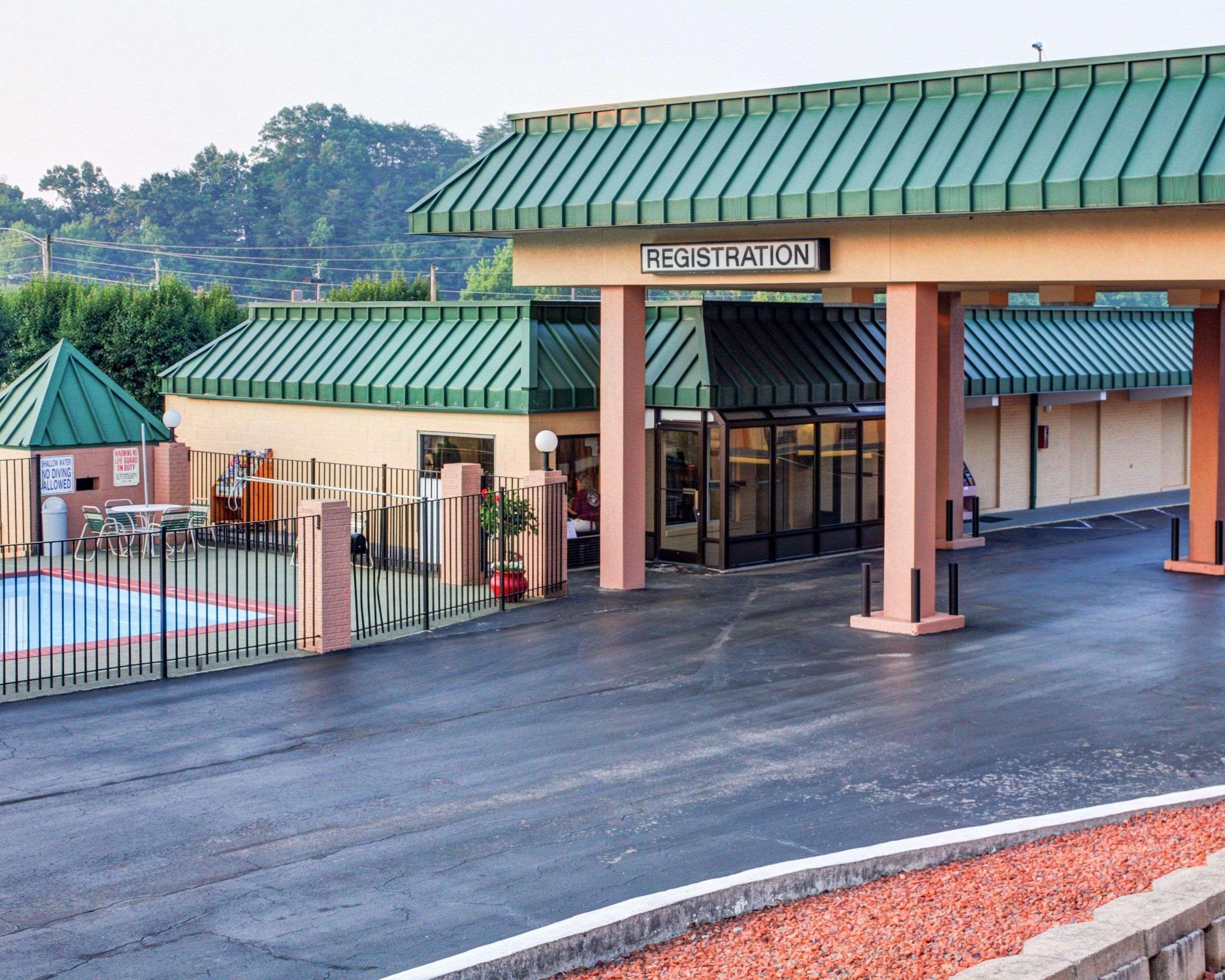 Econo Lodge Rocky Top Buitenkant foto