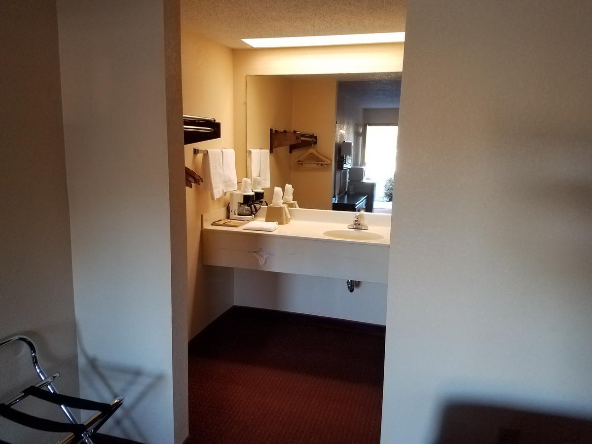Econo Lodge Rocky Top Buitenkant foto